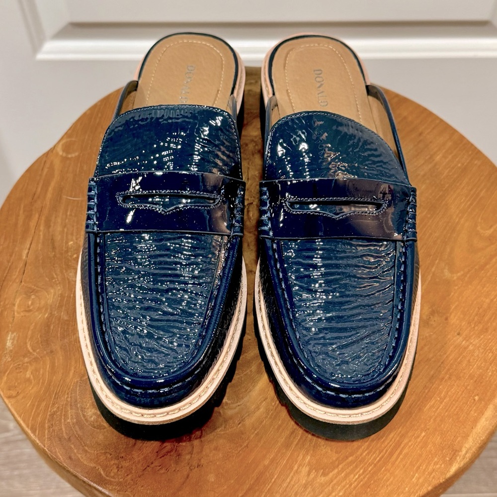 Women’s Donald J. Pliner Navy Blue Mules 9.5
